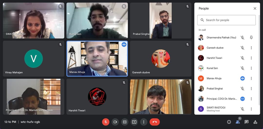 Students Vinay Mahajan, Kunal Sen, Prabal Singhai, Ganesh Dudve, and Harshit Tiwari attending the BadaBusiness Scholarship call.